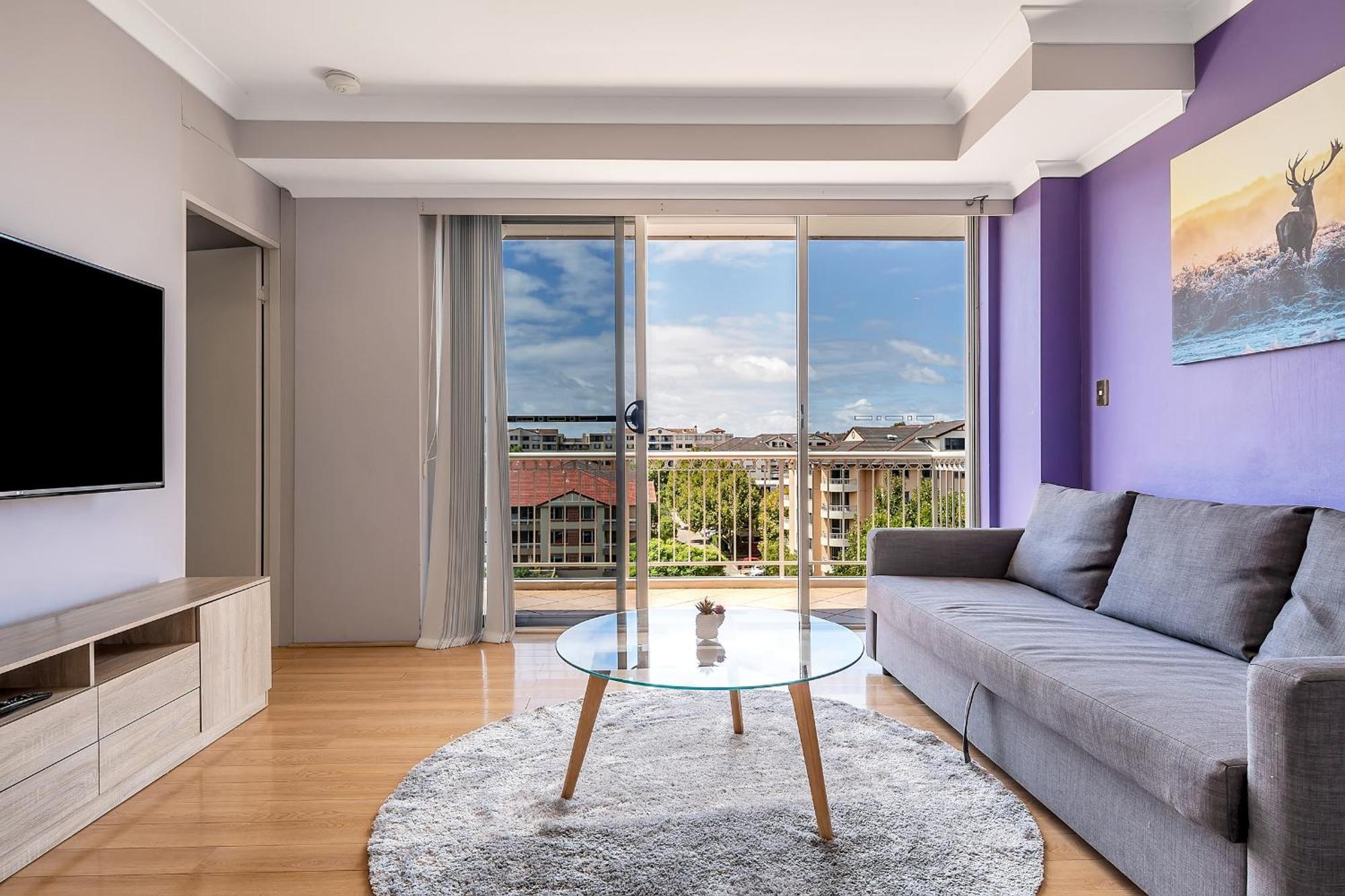 37r Magnificent District Views 2bedroom Abnb With Free Parking *